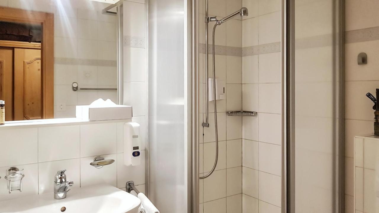 Hotel La Cambuse Ле-Коллон Екстер'єр фото
