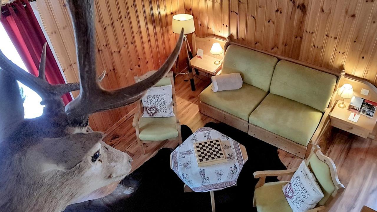 Hotel La Cambuse Ле-Коллон Екстер'єр фото