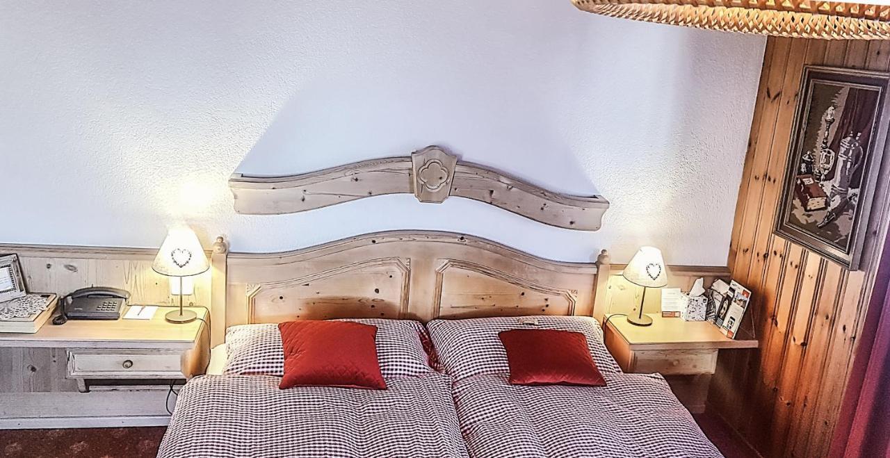 Hotel La Cambuse Ле-Коллон Екстер'єр фото